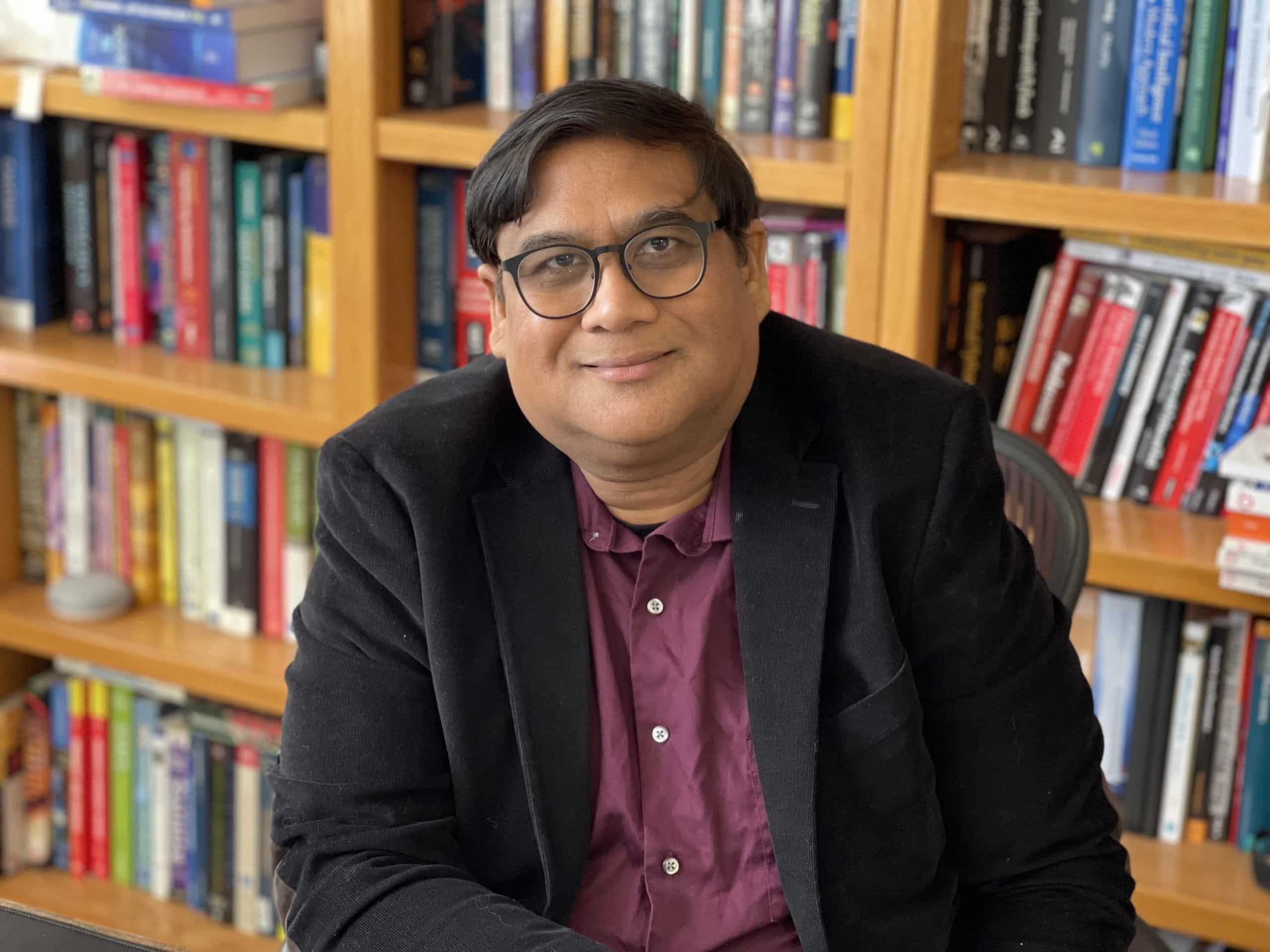 asif-in-library